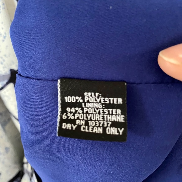 Julie Dillon Ruffled V-Neck Dress - 10 - Picture 6 of 6